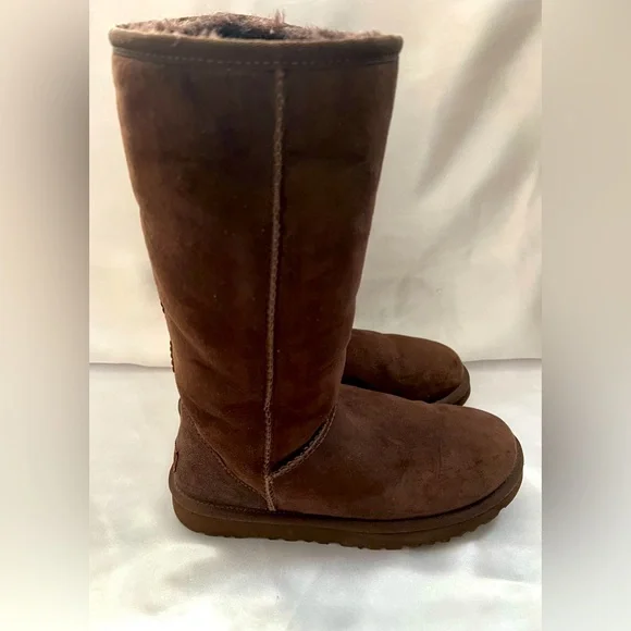 UGG Classic Tall II Boot in color Burnt Cedar - Picture 2 of 13